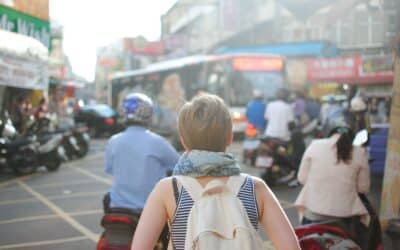 How can organisations keep lone workers and females working or travelling alone safe? 